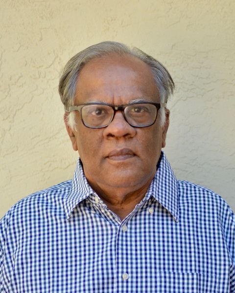 ડૉ. પ્રદીપ ગાંધી, આંખના સર્જન, અમદાવાદ